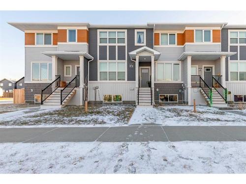 351 Mildred Dobbs Boulevard North, Lethbridge, AB - Outdoor With Facade