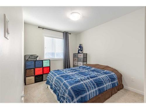 351 Mildred Dobbs Boulevard North, Lethbridge, AB - Indoor Photo Showing Bedroom