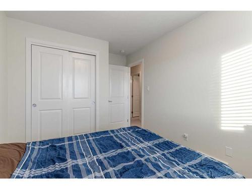 351 Mildred Dobbs Boulevard North, Lethbridge, AB - Indoor Photo Showing Bedroom