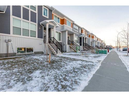 351 Mildred Dobbs Boulevard North, Lethbridge, AB - Outdoor With Facade