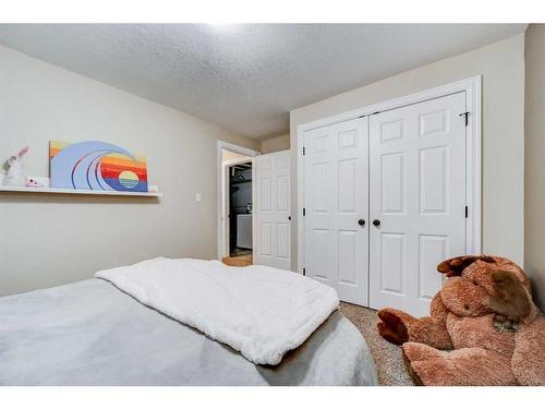 812 7 Avenue South, Lethbridge, AB - Indoor Photo Showing Bedroom