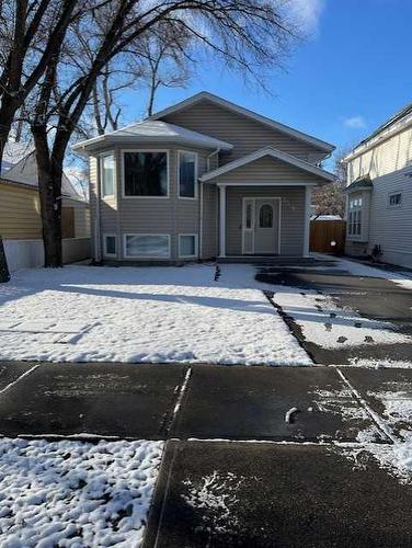 5308 52 Street, Taber, AB - Outdoor