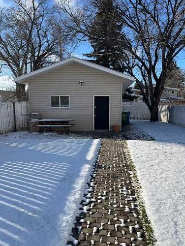 5308 52 Street, Taber, AB - Outdoor