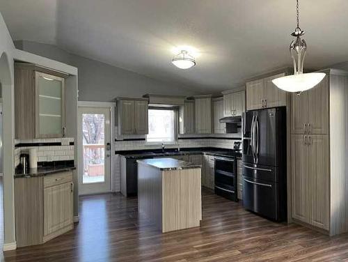 5308 52 Street, Taber, AB - Indoor Photo Showing Kitchen