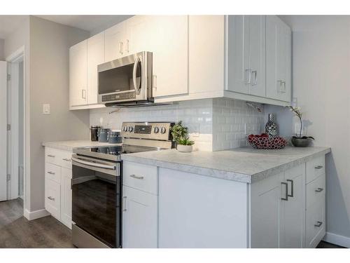 2018 10 Avenue South, Lethbridge, AB - Indoor Photo Showing Kitchen