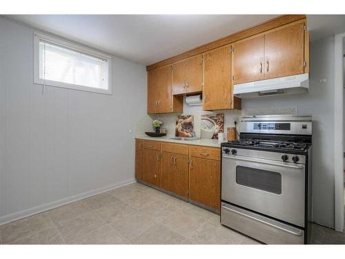 2018 10 Avenue South, Lethbridge, AB - Indoor Photo Showing Kitchen