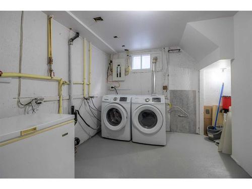 2018 10 Avenue South, Lethbridge, AB - Indoor Photo Showing Laundry Room