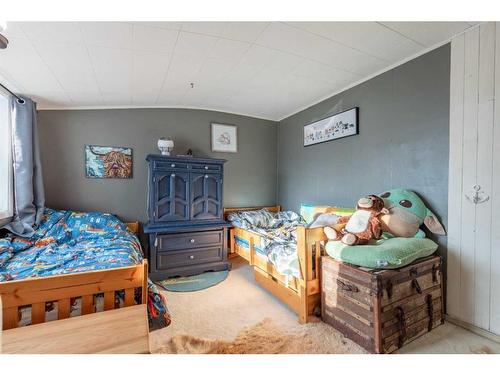 282 W 4 Avenue South, Magrath, AB - Indoor Photo Showing Bedroom