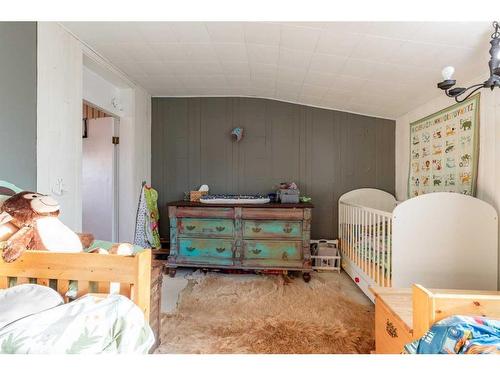 282 W 4 Avenue South, Magrath, AB - Indoor Photo Showing Bedroom