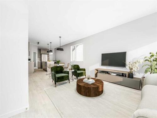 2526 46 Street South, Lethbridge, AB - Indoor Photo Showing Living Room