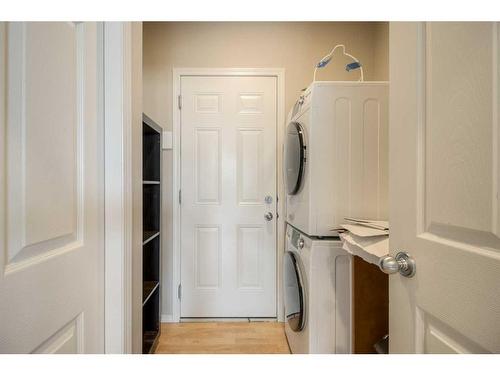 32-295 Blackfoot Road West, Lethbridge, AB - Indoor Photo Showing Laundry Room