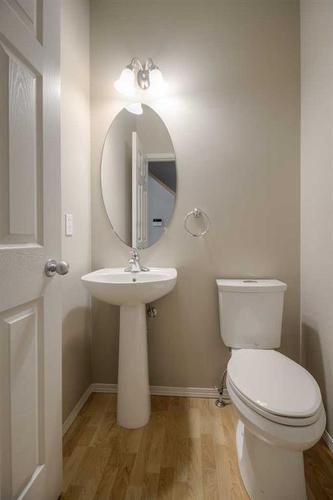 32-295 Blackfoot Road West, Lethbridge, AB - Indoor Photo Showing Bathroom