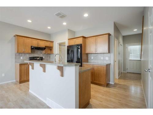 32-295 Blackfoot Road West, Lethbridge, AB - Indoor Photo Showing Kitchen