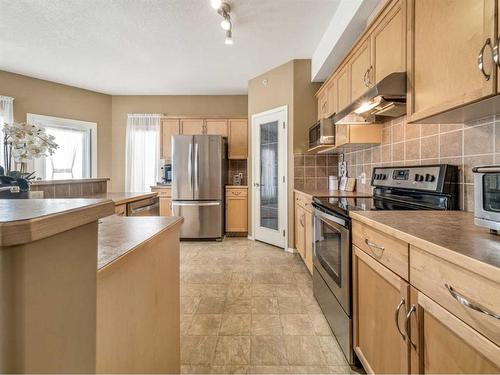 244-2020 32 Street South, Lethbridge, AB - Indoor Photo Showing Kitchen With Stainless Steel Kitchen