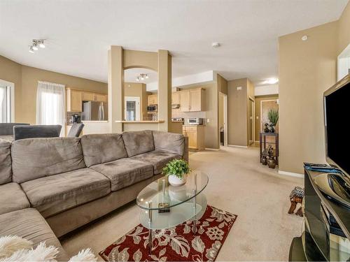 244-2020 32 Street South, Lethbridge, AB - Indoor Photo Showing Living Room