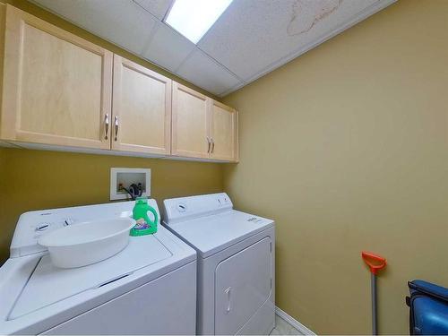 244-2020 32 Street South, Lethbridge, AB - Indoor Photo Showing Laundry Room