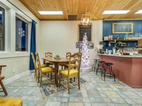 19 Broadway North, Raymond, AB 