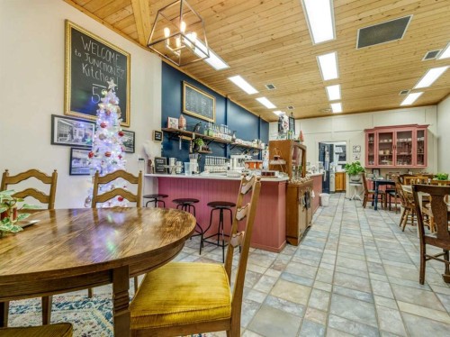 19 Broadway North, Raymond, AB 