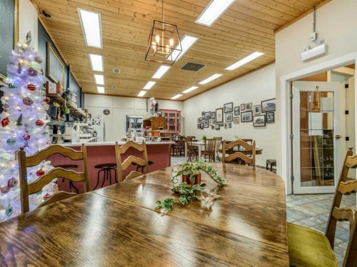 19 Broadway North, Raymond, AB 