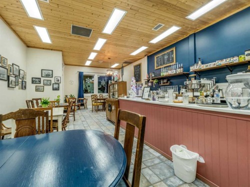 19 Broadway North, Raymond, AB 