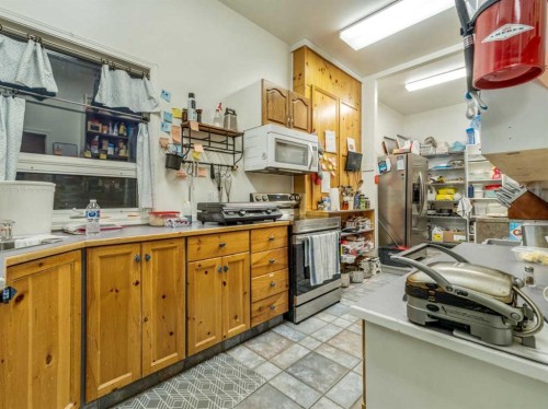 19 Broadway North, Raymond, AB 