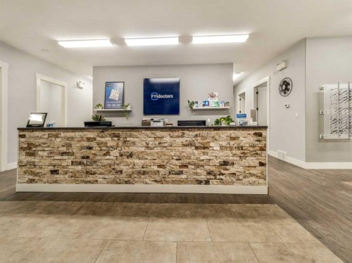 19 Broadway North, Raymond, AB 