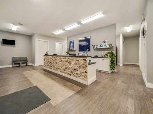 19 Broadway North, Raymond, AB 