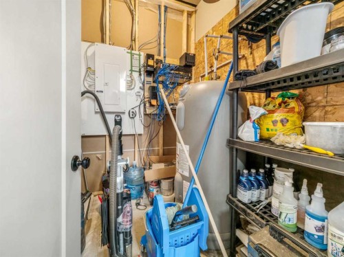 19 Broadway North, Raymond, AB 