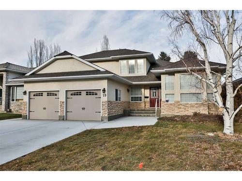 19 Coachwood Road West, Lethbridge, AB - Outdoor With Facade