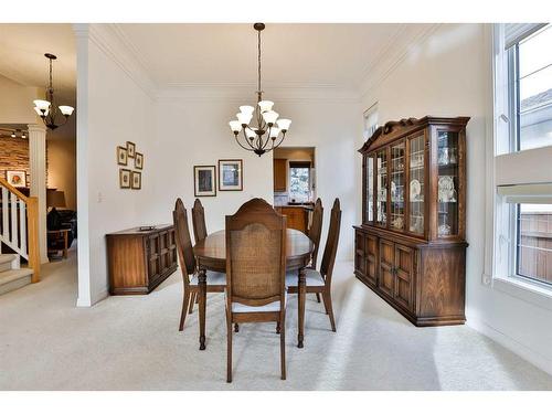 19 Coachwood Road West, Lethbridge, AB - Indoor Photo Showing Dining Room