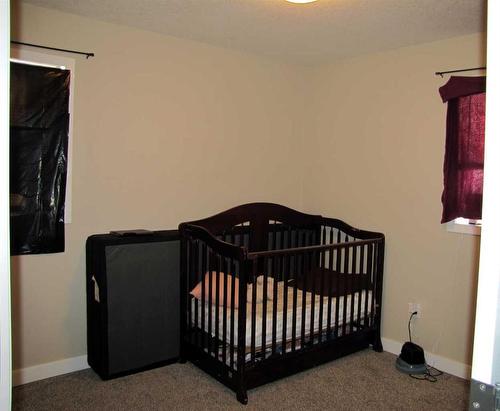 452 Margaret Avenue, Duchess, AB - Indoor Photo Showing Bedroom