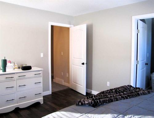 452 Margaret Avenue, Duchess, AB - Indoor Photo Showing Bedroom