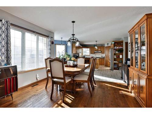 2 Ermineview Place North, Lethbridge, AB - Indoor Photo Showing Dining Room