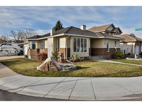 2 Ermineview Place North, Lethbridge, AB - Outdoor With Facade