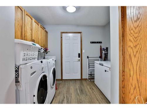 2 Ermineview Place North, Lethbridge, AB - Indoor Photo Showing Laundry Room