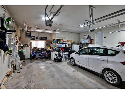 2 Ermineview Place North, Lethbridge, AB - Indoor Photo Showing Garage