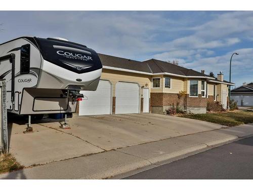 2 Ermineview Place North, Lethbridge, AB - Outdoor