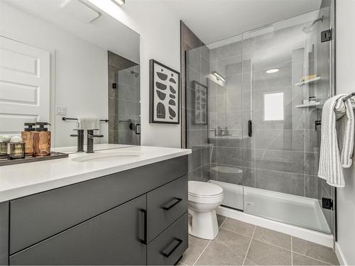 2911 47 Street South, Lethbridge, AB - Indoor Photo Showing Bathroom