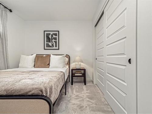 2911 47 Street South, Lethbridge, AB - Indoor Photo Showing Bedroom