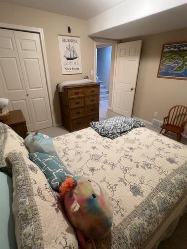 157 Stafford Boulevard North, Lethbridge, AB - Indoor Photo Showing Bedroom