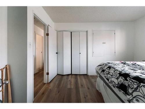 23 Red Crow Boulevard West, Lethbridge, AB - Indoor Photo Showing Bedroom