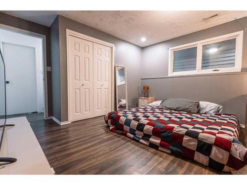 23 Red Crow Boulevard West, Lethbridge, AB - Indoor Photo Showing Bedroom