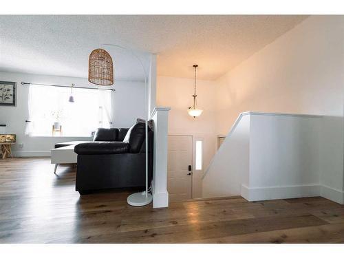 23 Red Crow Boulevard West, Lethbridge, AB - Indoor