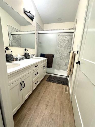 61 Ironstone Drive, Coleman, AB - Indoor Photo Showing Bathroom