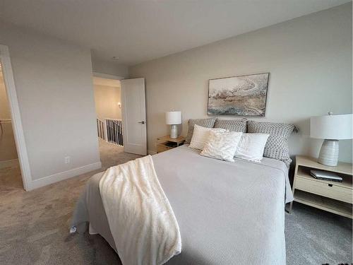 2714 43Rd Street South, Lethbridge, AB - Indoor Photo Showing Bedroom