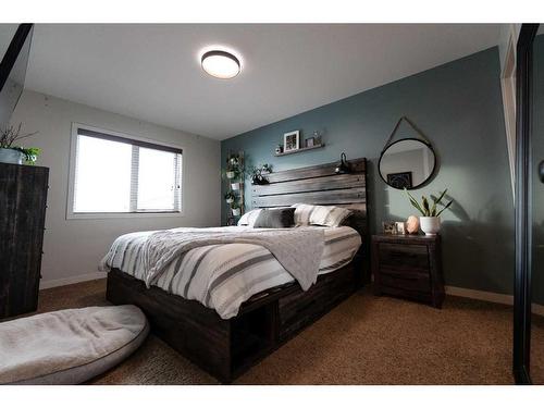 244 Mildred Dobbs Boulevard North, Lethbridge, AB - Indoor Photo Showing Bedroom