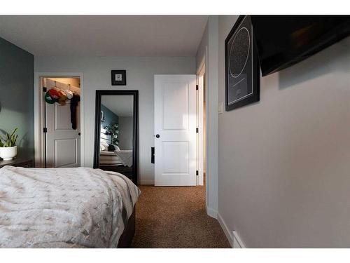 244 Mildred Dobbs Boulevard North, Lethbridge, AB - Indoor Photo Showing Bedroom