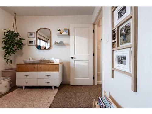 244 Mildred Dobbs Boulevard North, Lethbridge, AB - Indoor Photo Showing Bedroom