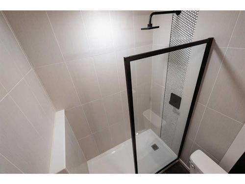 244 Mildred Dobbs Boulevard North, Lethbridge, AB - Indoor Photo Showing Bathroom