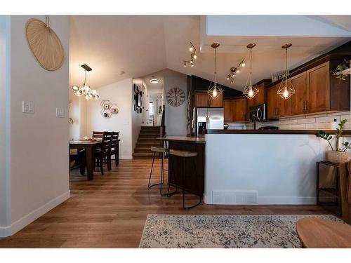 244 Mildred Dobbs Boulevard North, Lethbridge, AB - Indoor Photo Showing Kitchen